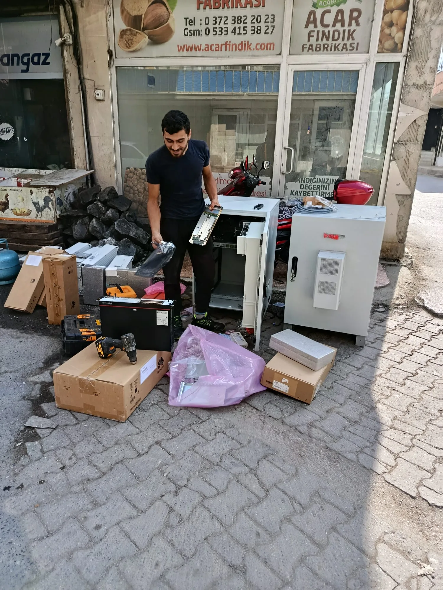 BİR O NOKSANDI...